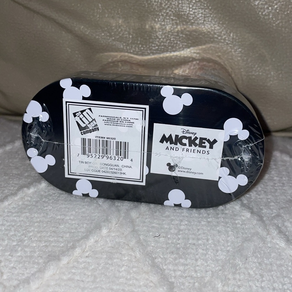 NIB Mickey & Minnie Salt & Pepper Shakers - Picture 4 of 4
